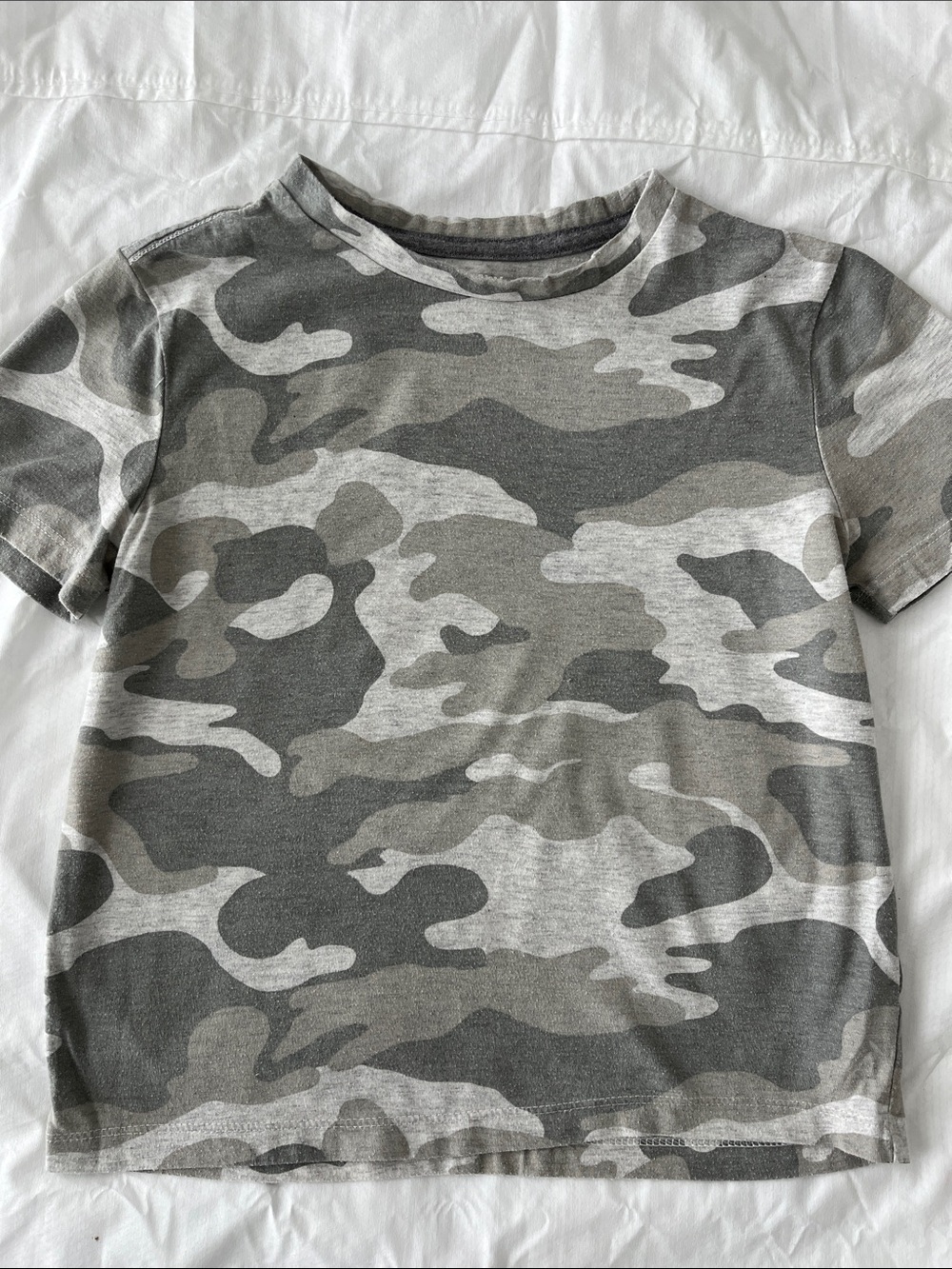 Old Navy Boys' Grey Camo Short Sleeve Tee size 6-7